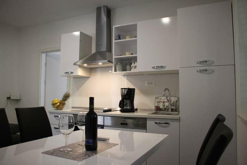 Apartments Holiday באסקה וודה מראה חיצוני תמונה