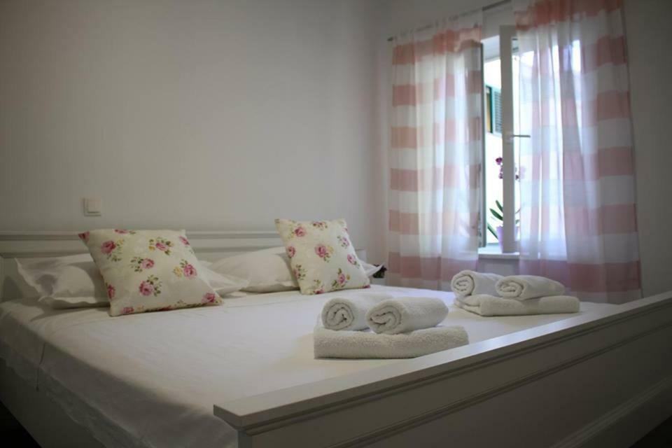Apartments Holiday באסקה וודה מראה חיצוני תמונה