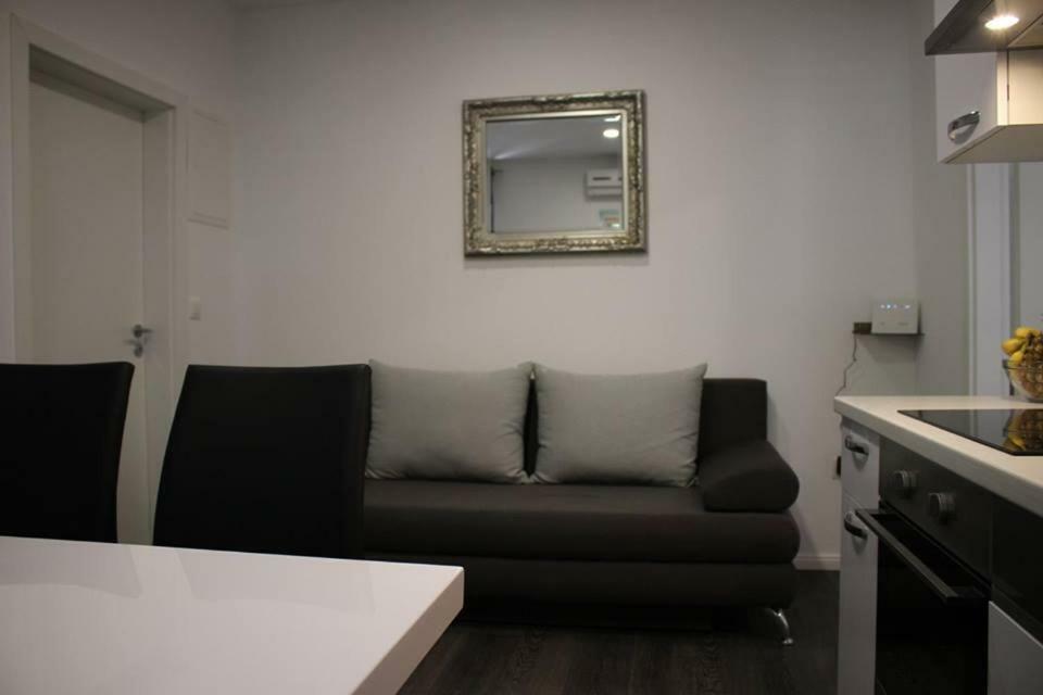 Apartments Holiday באסקה וודה מראה חיצוני תמונה