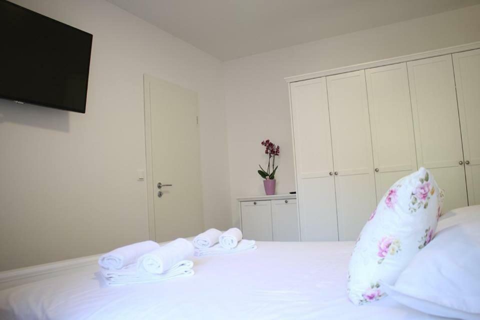 Apartments Holiday באסקה וודה מראה חיצוני תמונה