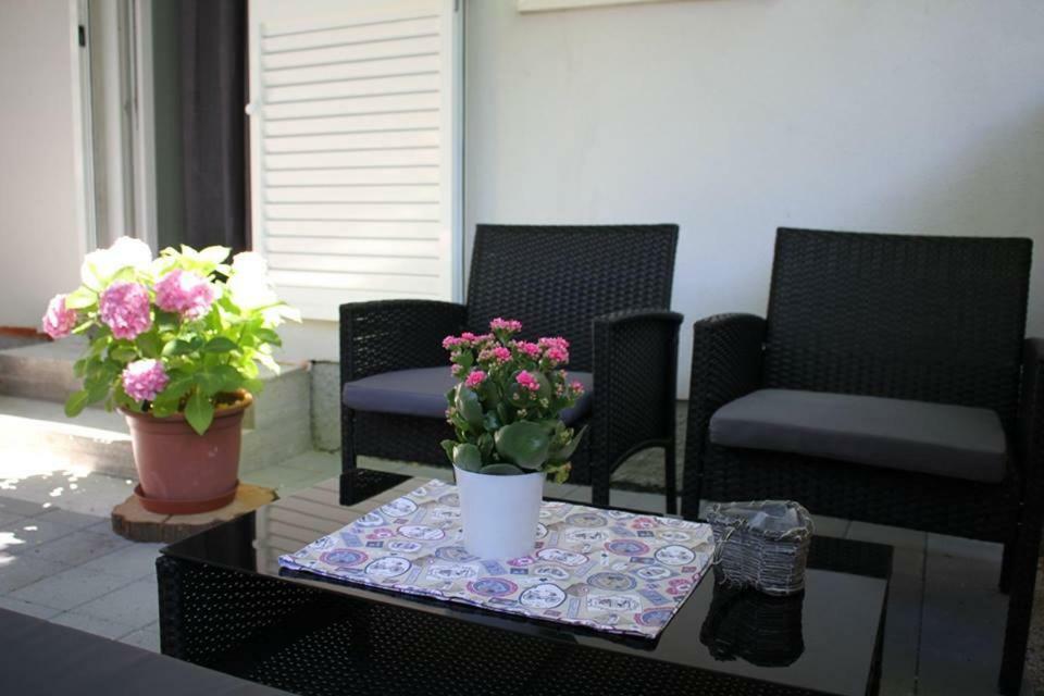 Apartments Holiday באסקה וודה מראה חיצוני תמונה