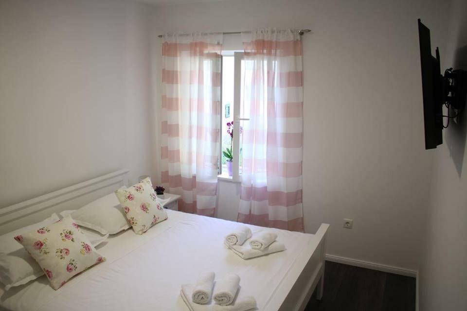 Apartments Holiday באסקה וודה מראה חיצוני תמונה