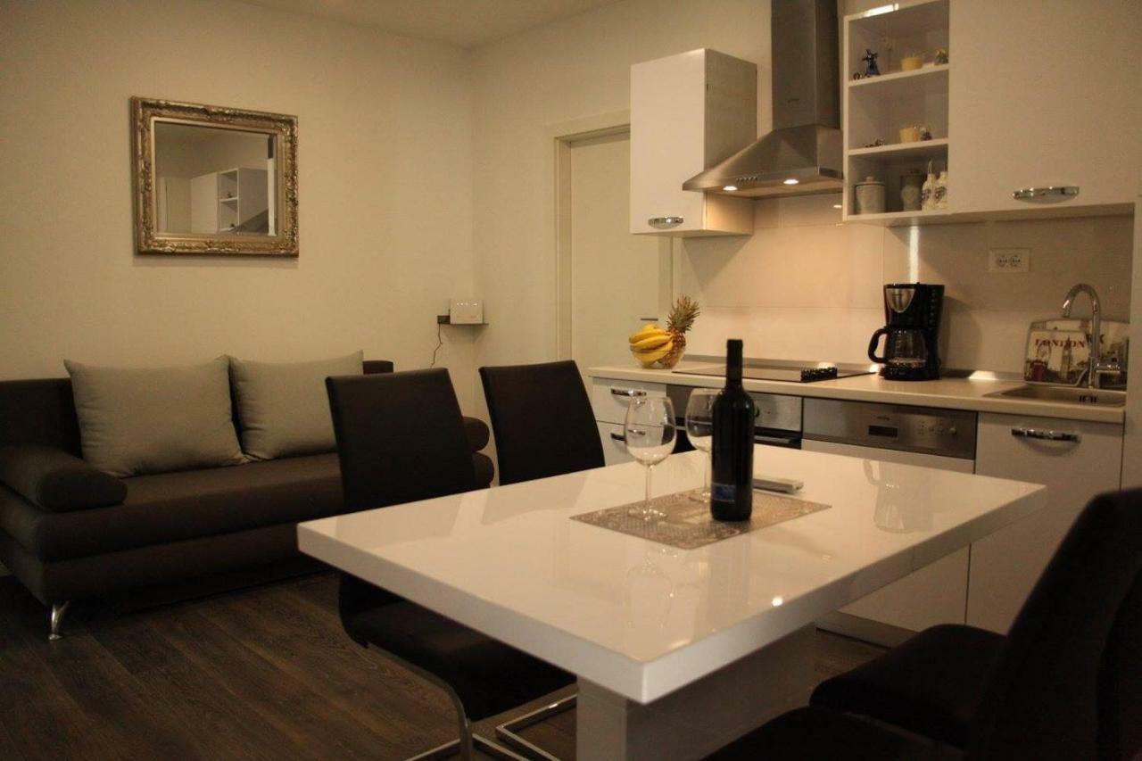 Apartments Holiday באסקה וודה מראה חיצוני תמונה