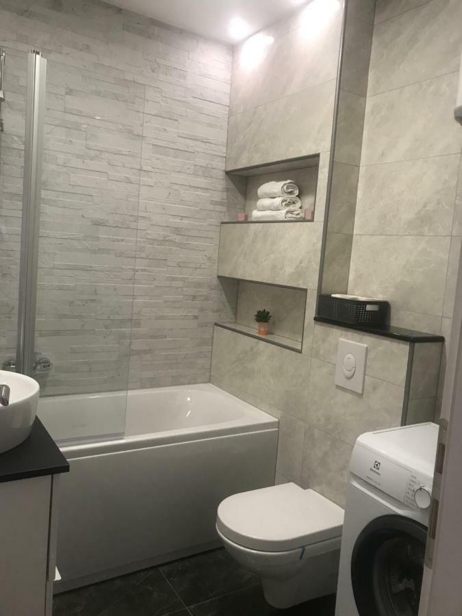 Apartments Holiday באסקה וודה מראה חיצוני תמונה