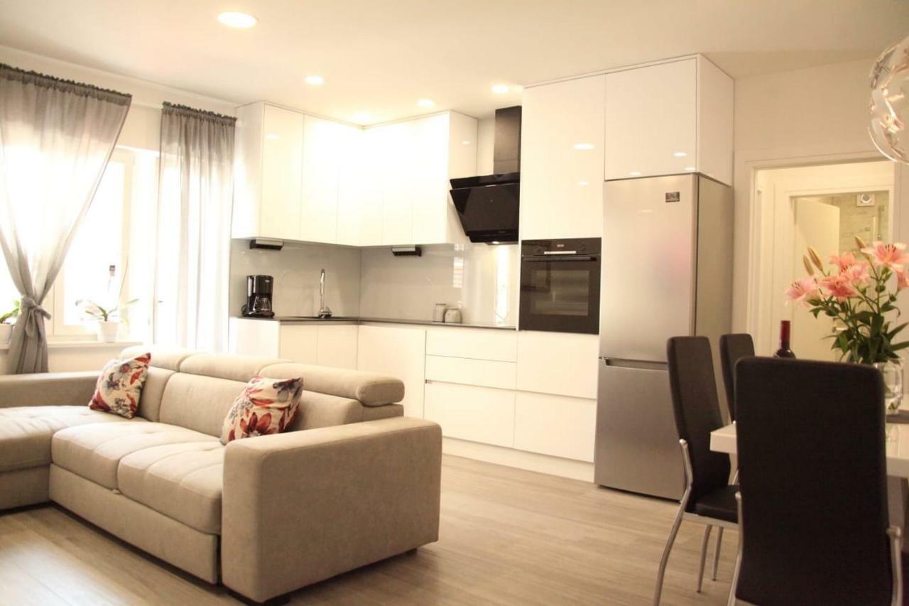 Apartments Holiday באסקה וודה מראה חיצוני תמונה